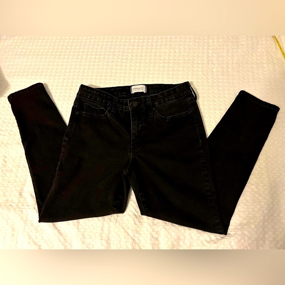 Crown & Ivy sz 8 Petite high waisted black denim, black jeans, sleek, sexy, cute